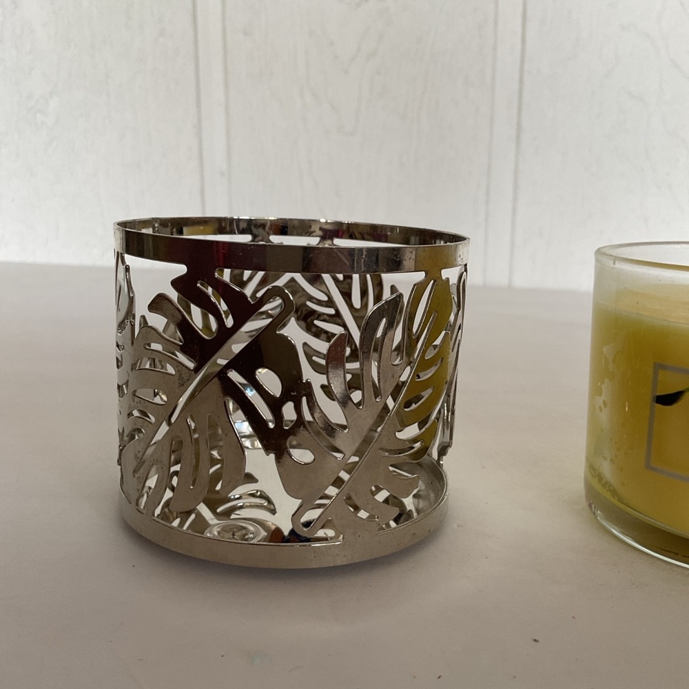 Bath & Body Works Slatkin and Company Fresh Lemon Candle and holder NWT - Picture 10 of 10